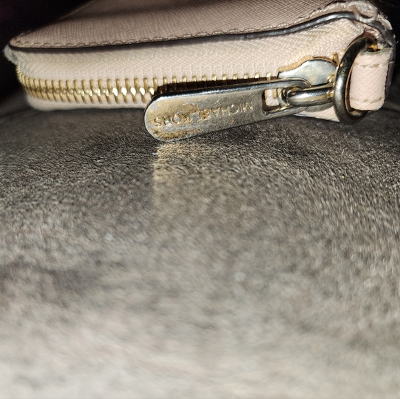 Michael Kors Light Pink Zip Wallet - Picture 4 of 4
